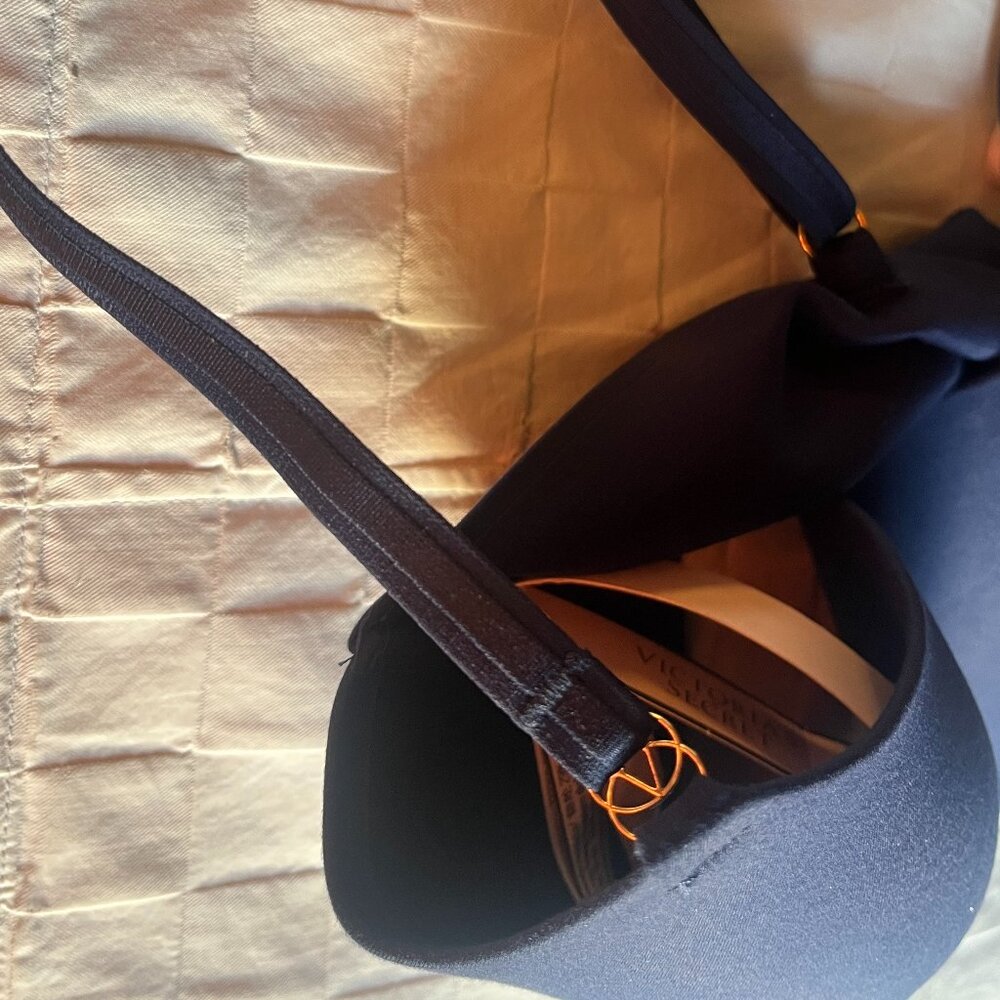 bra - Picture 3 of 5